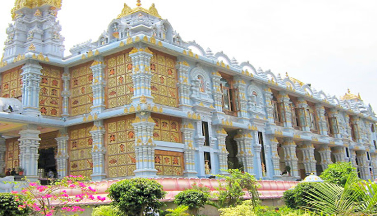 iskcon,beautiful iskcon temples to visit in india,iskcon temples in india,india travel,india tourism,tourist places in india,holidays,travel guide