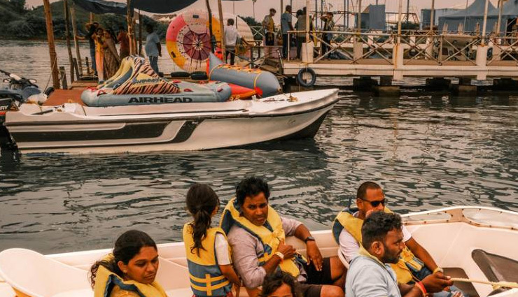 pondicherry tourist places,best places to visit in pondicherry,top attractions in pondicherry,things to do in pondicherry,pondicherry beaches,paradise beach pondicherry,lighthouse pondicherry,grabbing lake pondicherry,eglise de notre dame des anges,ouster wetland and national park,ganesh garden pondicherry,goubert market pondicherry,pudukuppam beach,jawahar toy museum,weekend getaways near pondicherry,places to explore around pondicherry