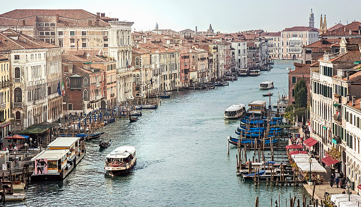 italy tourist attractions,top attractions in italy,must-see places in italy,popular tourist sites in italy,iconic landmarks in italy,famous attractions of italy,sightseeing in italy,italy must-visit destinations,historic sites in italy,cultural attractions of italy,natural wonders in italy,landmarks and monuments in italy,tourist hotspots of italy,hidden gems in italy,unforgettable experiences in italy