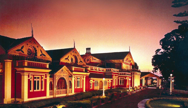 grand hotels,grand hotels in india,india,brijrama palace hotel,varanasi,uttar pradesh,ahilya fort,khargone,madhya pradesh,wildflower hall,shimla,himachal pradesh,fernhills royal palace,ooty,taj falaknuma palace,hyderabad