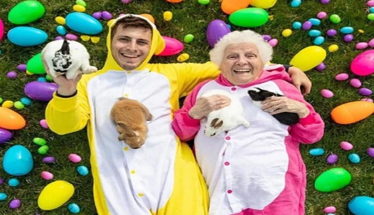 weird news,weird incident,93 years old lady,photoshoot with grandson,weird photoshoot