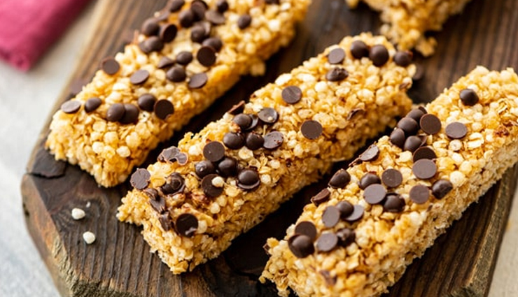 healthy snack,healthy snacks,healthy food,mixed dry fruits,fruits,hard-boiled eggs,a piece of cheese,plain yogurt with mixed berries,mixed seeds,unsalted soybeans,mixed green vegetables,dark chocolate with almonds,baked apple chips,sweet potato chips,protein shakes,cucumber with hummus,cucumber with hummus,bliss balls,banana muffins,granola bars,Health,Health tips