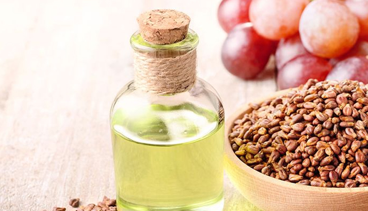 anti-aging oils,oils for younger-looking skin,essential oils for skin,natural oils for anti-aging,youthful skin oils,oils for skin rejuvenation,skin-nourishing oils,face oils for aging skin,top oils for younger skin,oils for healthy and glowing skin