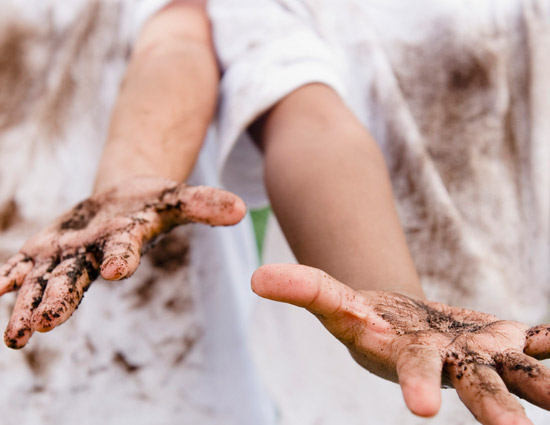 5 DIY Ways To Remove Grease Stain From Clothes