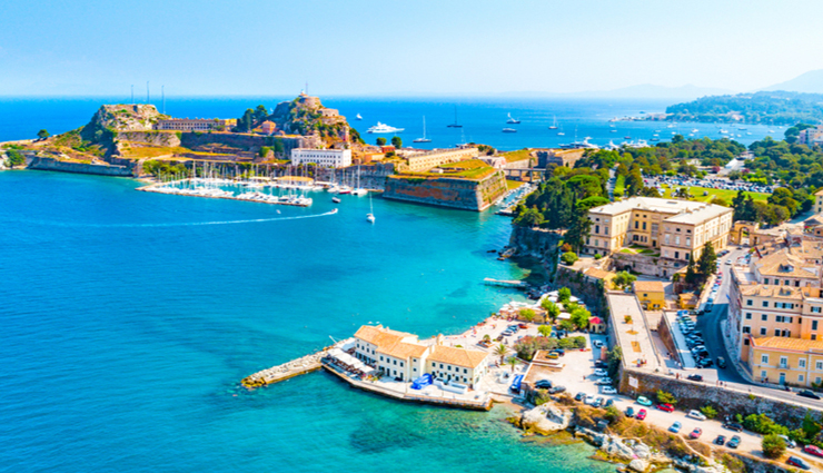 islands in greece,greece,beautiful islands,corfu,crete,delos,symi,santorini,chios,kefalonia,mykonos