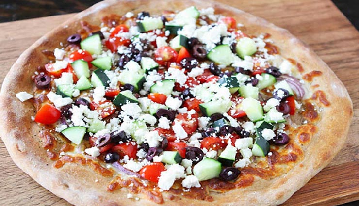 इस तरह बनाए 'ग्रीक स्टाइल पिज्जा', बच्चों का संडे बनेगा स्पेशल #Recipe 
