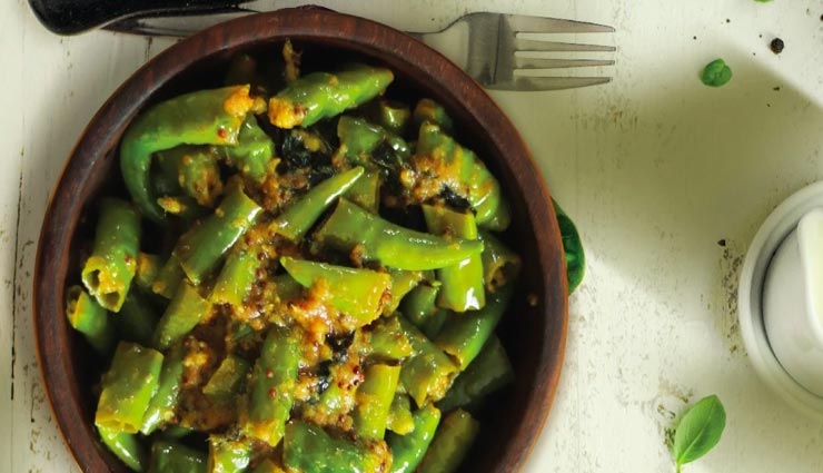 खाने में नई जान लाएगा चटपटा हरी मिर्च का अचार, मिनटों में होगा तैयार #Recipe
