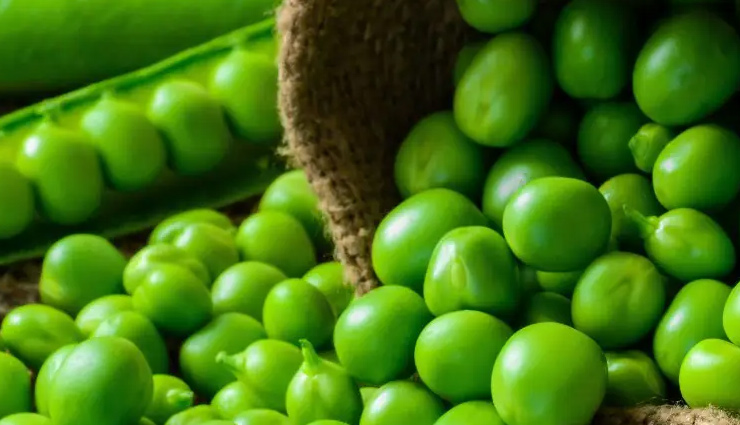 foods for healthy hair,diet for hair health,nutritious foods for hair,hair-friendly foods,foods that promote hair growth,healthy hair diet tips,best foods for strong hair,nutrients for hair health,hair-boosting foods,hair care through diet,protein-rich foods for hair,vitamin-rich diet for hair health,minerals for strong hair,omega-3 fatty acids for hair,biotin sources for hair growth,zinc and hair health,iron-rich foods for hair,antioxidants for hair care,collagen-boosting foods for hair,hair-nourishing nutrients,superfoods for hair growth,balanced diet for healthy hair