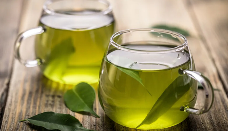 world liver day,liver health,liver disease prevention,detoxification,protein synthesis,cholesterol,blood sugar levels,antioxidants,Leafy Greens,spinach,kale,arugula,beet greens,garlic,allicin,anti-inflammatory,detoxification support,berries,fiber content,turmeric,curcumin,free radicals,oxidative stress,enzymes,supplements