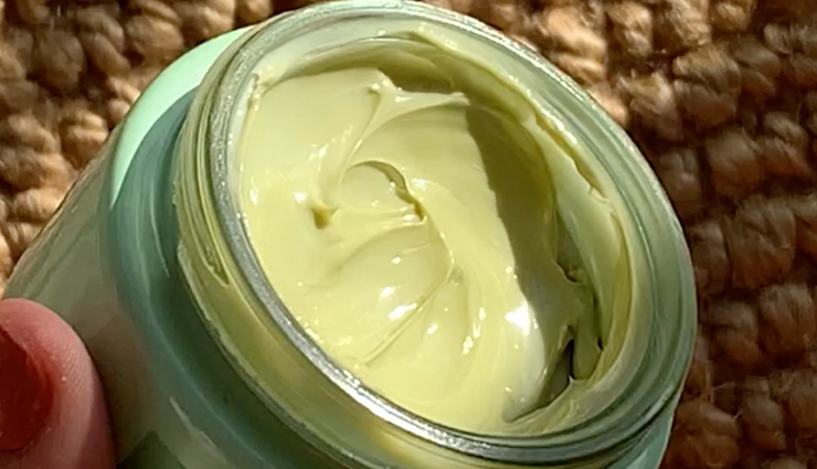 diy,green tea face cream,brighter skin,smoother skin,skincare,natural remedies,homemade,anti-aging,antioxidants,hydration,moisturizer,vitamin e,essential oils,collagen,elasticity,fine lines,wrinkles,skin texture,acne,blackheads