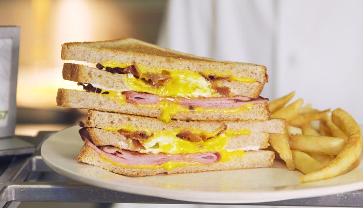 बच्चों के लिए बनाए 'ग्रिल्ड एग चीज सैंडविच', फिर देखिए उनके चहरे पर खुशी #Recipe