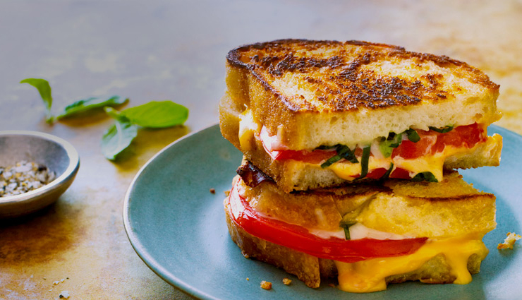 grilled margherita sandwich,recipe of grilled margherita sandwich,how to make grilled margherita sandwich,easy to cook sandwich,hunger struck,food
