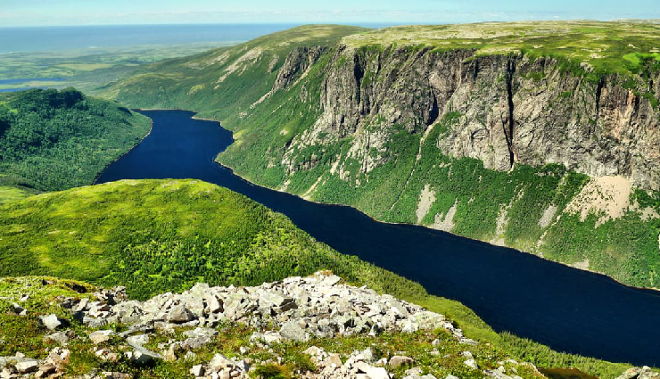 must-visit places canada,top attractions in canada,unmissable canadian destinations,canada travel bucket list,iconic places in canada,best canadian landmarks,hidden gems canada,explore canada wonders,canada natural beauty spots,cultural marvels of canada