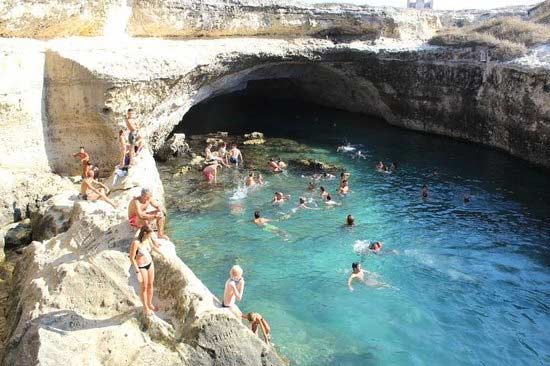 hamilton pool,texas,usa,salto del laja,chile,pools of oheo,hawaii,usa,grotta della poesia,italy,swimming pool in the world,best places for swimming