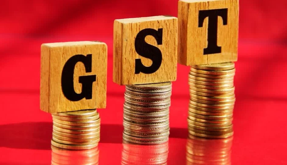 सितंबर GST काउंसिल बैठक: 12% स्लैब खत्म, इंश्योरेंस पर टैक्स में बड़ी राहत संभव