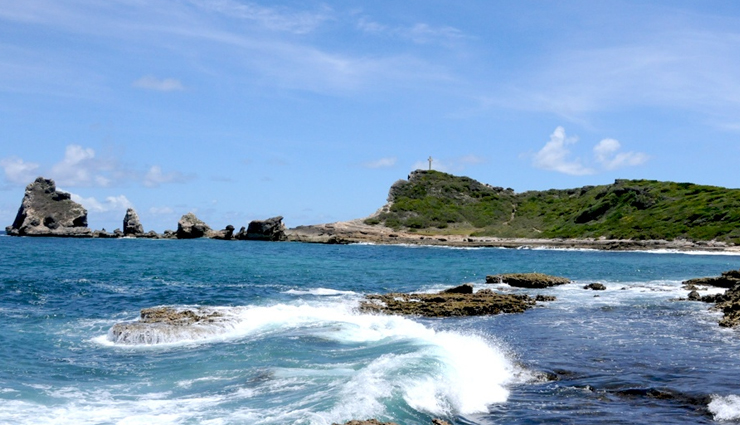 guadeloupe,guadeloupe national park,basse-terre,la soufriere hike,basse-terre,la pointe des chateaux,grande-terre,grand cul-de-sac marin natural reserve boat tour,plage de grande anse,basse terre,jacques cousteaus underwater reserve,sainte-anne beach,grande-terre,places to visit in guadeloupe