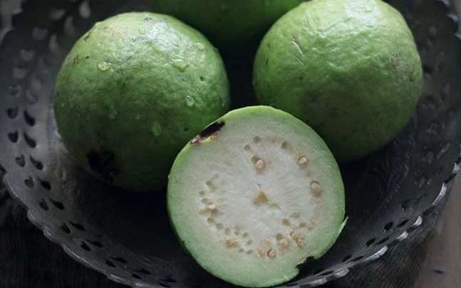 home made guava face packs,guava face packs,glowing skin care tips,beauty tips,skin care tips