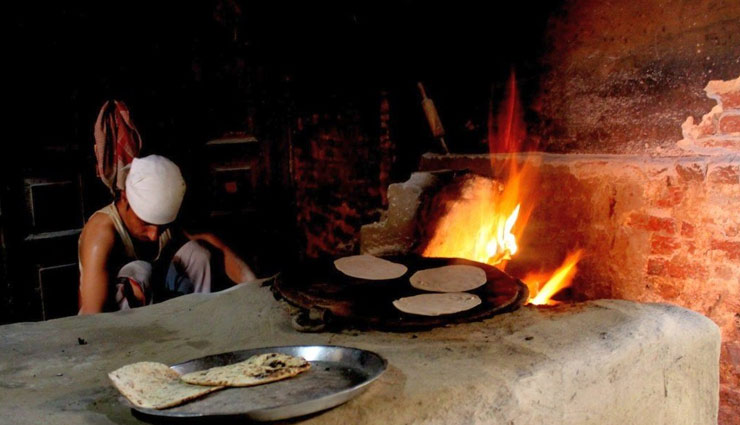 5 must try dhabas in india,indian national highways dhabas,famous dhabas of india,travel diaries