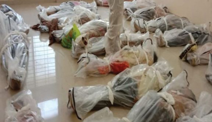 गुजरात: मरने के बाद भी सुकून नहीं, 3 दिन में भी नहीं हो रहा अंतिम संस्कार