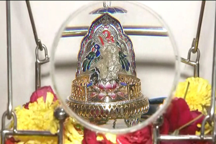 ganesh chaturthi 2018,ganesh puja,gujarat,surat,500 crore diamond ganesha