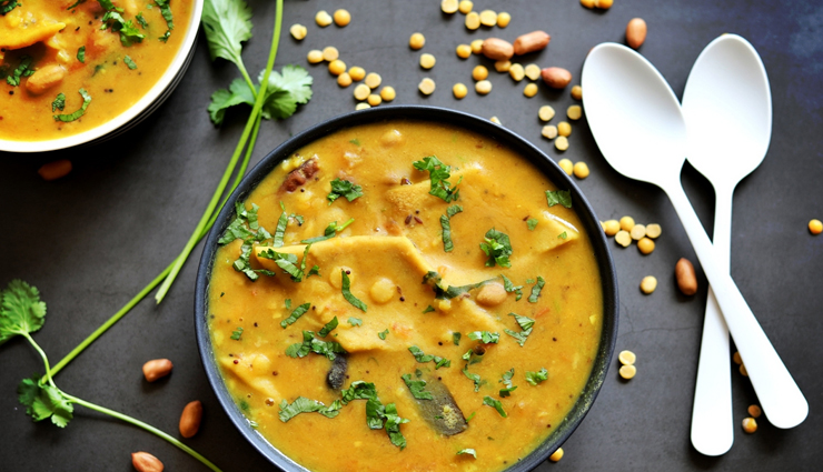 घर पर बनाए ट्रेडिशनल तरीके से गुजराती दाल ढोकली, स्वाद बना देगा आपको दीवाना #Recipe 