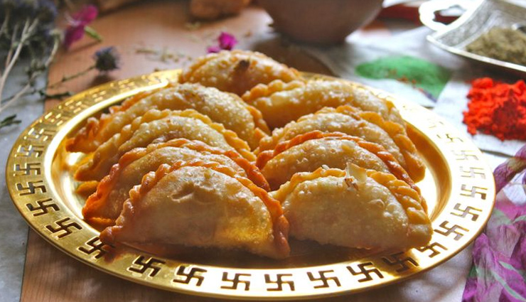 coconut ladoo,coconut ladoo recipe,coconut ladoo in home,gunjiya,gunjiya recipe,gunjiya recipe in home,holi,holi celebration,holi 2022