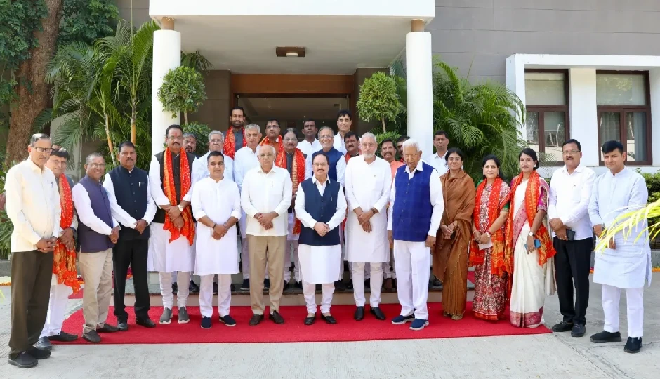 गुजरात मंत्रिमंडल में विभागों का बंटवारा: रिवाबा जडेजा को शिक्षा विभाग, हर्ष संघवी को उपमुख्यमंत्री का दर्जा