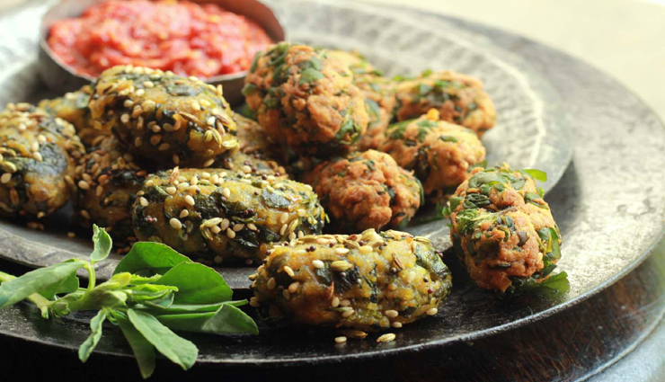 गुजरात के पारंपरिक स्नैक्स हैं मुठिया, चाय की चुस्कियों के साथ उठाए इनका लुत्फ #Recipe 