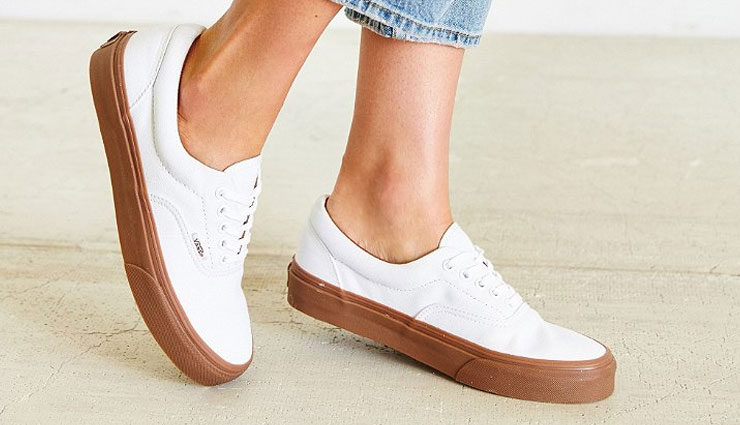 trending women sneakers,women sneakers,women fashion trends,minimalist,gum soles,thick soles,big logos,slip-on sneakers