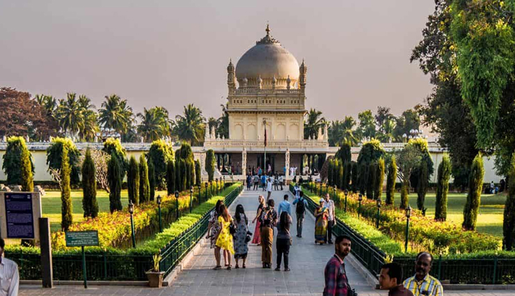 tombs in india,famous tombs in india,india tourism,tourist places in india,india tourist places,travel guide,holidays
