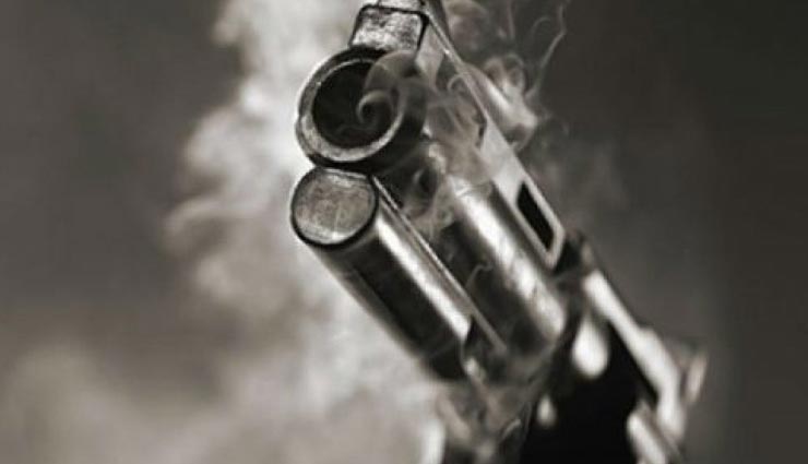 जोधपुर : दुकान बंद होने के बाद शराब देने से किया मना, दो युवकों ने हवा में दागी 3 गोलियां 