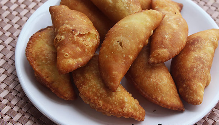 sweet gujiya,holi recipe,hunger struck,food
