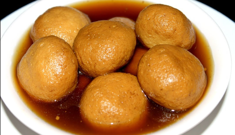 गुड़ के रसगुल्ले : एक बार बनाकर तो देखिए यह शानदार मिठाई, फिर तो हर जुबान पर होगा इसका नाम #Recipe gur ke rasgulle,gur ke rasgulle sweet dish,gur ke rasgulle tasty,gur ke rasgulle healthy,gur ke rasgulle ingredients,gur ke rasgulle recipe,gur ke rasgulle special dish,gur ke rasgulle festival,jaggery