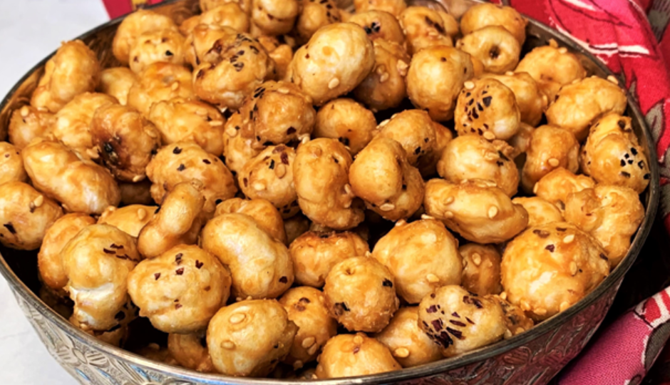 गुड़ मखाना : स्नैक्स के रूप में आजमा सकते हैं यह स्वीट डिश, खुशी के मारे उछल पड़ेंगे बच्चे #Recipe gur makhana,gur makhana sweet dish,gur makhana healthy,gur makhana tasty,gur makhana ingredients,gur makhana recipe,gur makhana children,gur makhana snacks