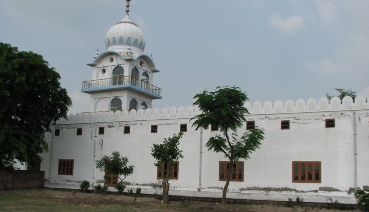 famous gurudwaras india,gurudwaras in india,top gurudwaras in india,must-visit gurudwaras in india,historical gurudwaras in india,sacred gurudwaras of india,sikh pilgrimage sites in india,best gurudwaras to visit in india,popular gurudwaras in india,gurudwaras of india tourism