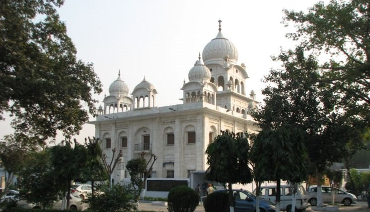 famous gurudwaras in delhi,delhi,gurudwaras,gurdwara bangla sahib,gurdwara baba banda singh bahadur,gurdwara mata sundri,gurdwara sis ganj sahib,gurdwara dam dama sahib,gurdwara majnu ka tilla