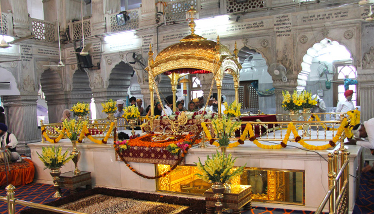 famous gurudwaras in delhi,delhi,gurudwaras,gurdwara bangla sahib,gurdwara baba banda singh bahadur,gurdwara mata sundri,gurdwara sis ganj sahib,gurdwara dam dama sahib,gurdwara majnu ka tilla
