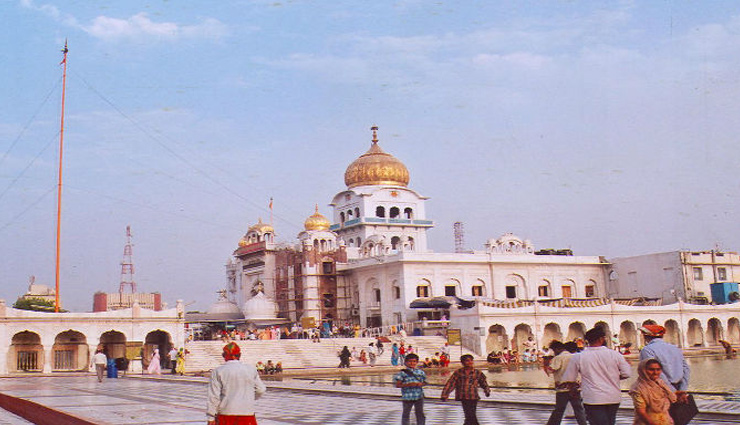 famous gurudwaras,famous gurudwaras of delhi,gurudwaras of delhi,gurudwara sis ganj sahib,gurudwara bangla sahib,gurudwara majnu ka tila,gurudwara damdama sahib,gurudwara nanak piao sahib