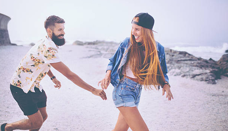 ways to make guy chase you,relationship tips,couple tips,dating tips