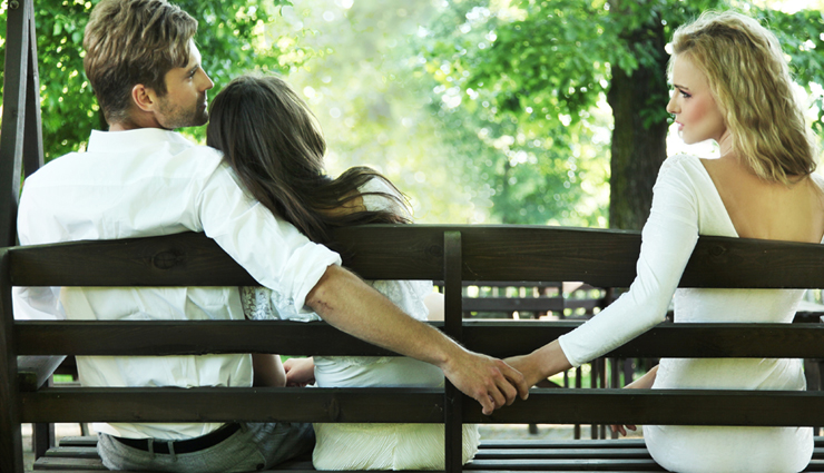 10 Obvious Signs Your Husband is Cheating on You