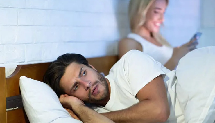 19 Signs That Tell When a Guy is Jealous