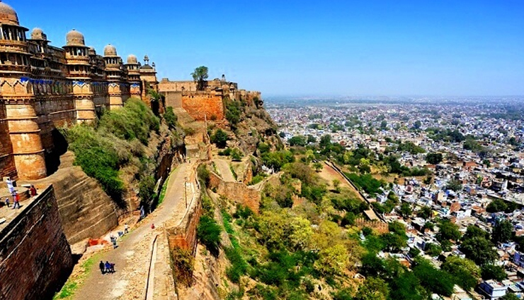 tourist places in madhya pradesh,best places to visit in madhya pradesh,top tourist destinations in madhya pradesh,famous tourist spots in madhya pradesh,explore madhya pradesh tourist attractions,must-visit places in madhya pradesh,madhya pradesh travel guide,discover the beauty of madhya pradesh,madhya pradesh tourism highlights,tourist spots and landmarks in madhya pradesh