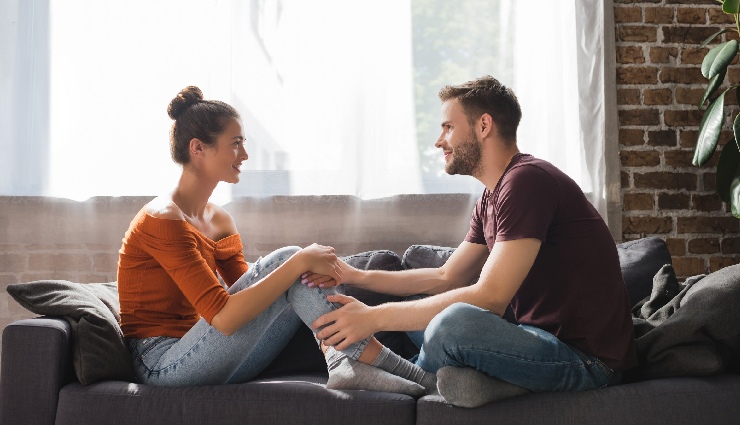 effective communication in relationships,how to communicate better with your partner,open dialogue in relationships,relationship communication tips,improve couple communication,expressing emotions in a relationship,healthy communication techniques,how to talk to your partner,honest conversations in love,communication barriers in relationships