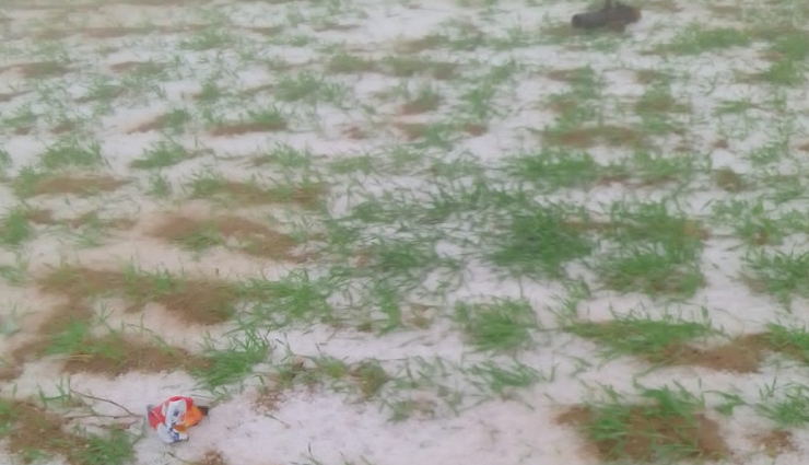 जैसलमेर : इतने ओले गिरे कि रेगिस्तान में छाई सफेदी, अगले 3 दिन रह सकता है घना कोहरा