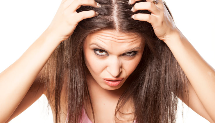 Rakhi 2018 : राखी आने से पहले अपने बालो से हटा ले रुसी को इन टिप्स की मदद से beauty tips,tips to remove dandruff,beauty tips,hair care tips,simple hair care tips,quik hair care tips,rakhi,rakhi special