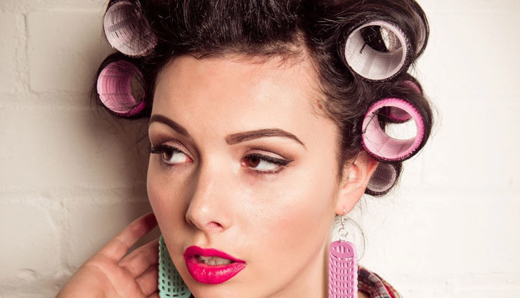 बालों को स्टाइलिश लुक देता है हेयर रोलर, जानें इस्तेमाल करने का सही तरीका 