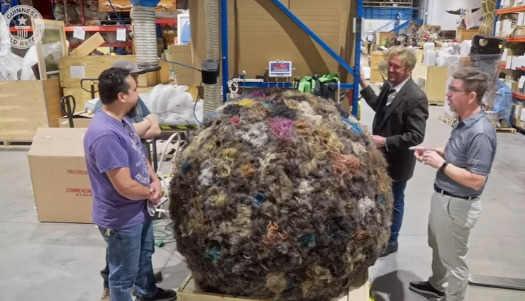 VIDEO: इंसानी बालों से बना डाली दुनिया की सबसे बड़ी गेंद, गिनीज वर्ल्ड रिकॉर्ड में दर्ज हुआ नाम