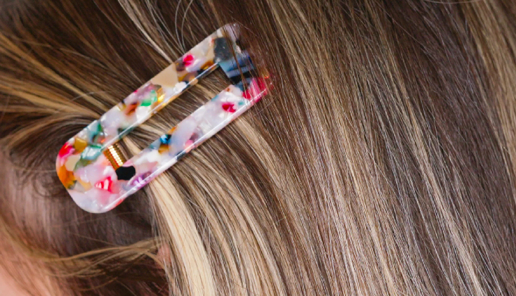 hair accessories australia,hair care in australian climate,must-have hair accessories,hair accessories for varying climates,australian weather hair care,sun protection for hair,frizz control accessories,hair styling tools for humid climates,hair ties for windy conditions,stylish hair clips and slides