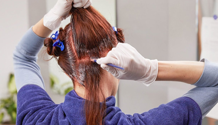 हेयर कलर करने के दौरान बचें इन गलतियों से, बालों को होता हैं नुकसान