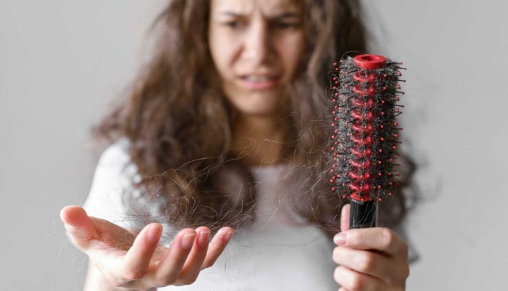 5 Effective Tips to Control Hair Fall at Home